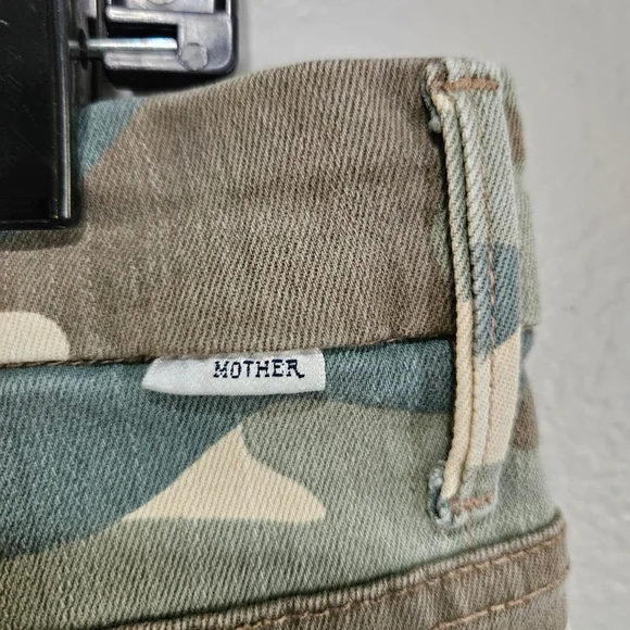 MOTHER Camo High Waisted Looker Ankle Fray - Picture 9 of 12